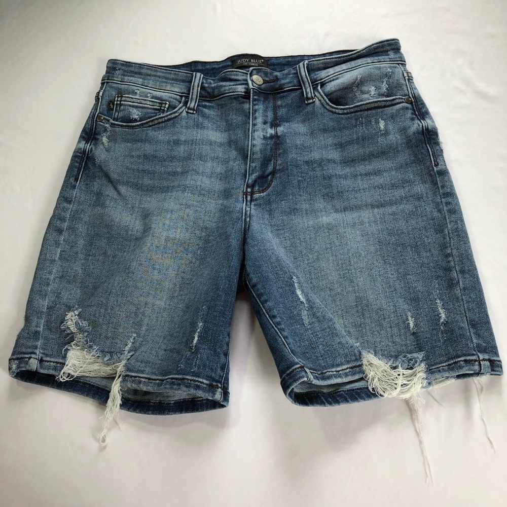 Judy Blue Hi-Waisted Medium Wash Destroyed Bermuda Shorts 15259 women XL stretch